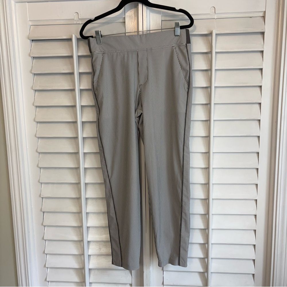 Women’s Cream & Black Pinstripe Pull-On Pants